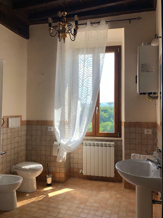 Casa Vacanze La Torretta Sutri Kültér fotó